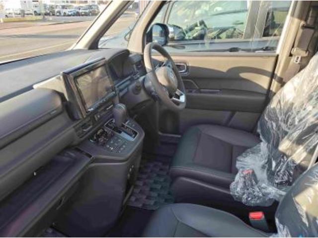 ステップワゴン スパーダ　ホンダセンシング　キーフリー＆プッシュスタート　両側パワースライドドア　ステアリングスイッチ　バックカメラ　パワーバックドア　９インチナビフルセグＴＶ　ＬＥＤヘッドライト　７人乗り（10枚目）