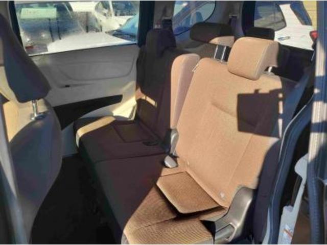 シエンタ ハイブリッドＧ　ハイブリッド車　メモリーナビフルセグＴＶ　両側パワースライドドア　キーフリー＆プッシュスタート　革巻ステアリング　トヨタセーフティセンス　ＥＴＣ　１００Ｖ電源　７人乗り（11枚目）