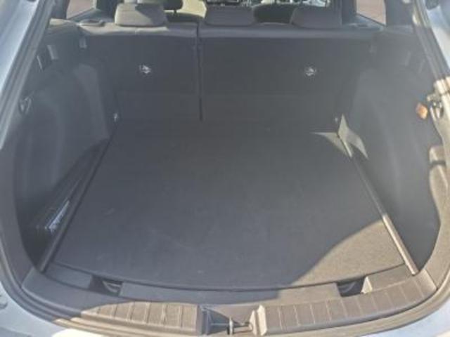 カローラツーリング ハイブリッド　Ｇ－Ｘ　ハイブリッド車　トヨタセーフティセンス　キーフリー＆プッシュスタート　オートエアコン　メモリーナビ　ディスプレイオーディオ　ＥＴＣ　ＬＥＤヘッドライト（13枚目）