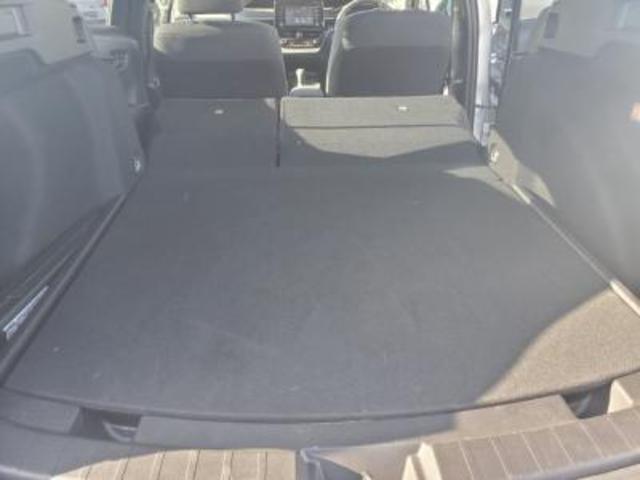 カローラツーリング ハイブリッド　Ｇ－Ｘ　ハイブリッド車　トヨタセーフティセンス　キーフリー＆プッシュスタート　オートエアコン　メモリーナビ　ディスプレイオーディオ　ＥＴＣ　ＬＥＤヘッドライト（17枚目）