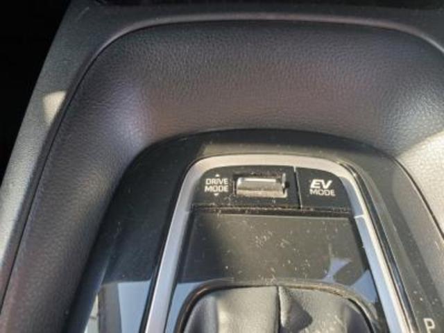 カローラツーリング ハイブリッド　Ｇ－Ｘ　ハイブリッド車　トヨタセーフティセンス　キーフリー＆プッシュスタート　オートエアコン　メモリーナビ　ディスプレイオーディオ　ＥＴＣ　ＬＥＤヘッドライト（25枚目）