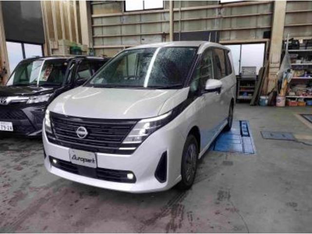 セレナ XV 4WD 9インチナビフルセグTV バックカメラ ETC 両側ハンズフリーパワースライドドア LEDヘッドライト ステアリングヒーター キーフリー&プッシュスタート エマージェンシーブレーキ(8枚目)