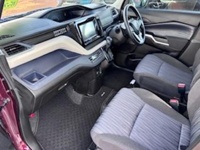 ソリオ ハイブリッドＭＸ　４ＷＤ　スズキセーフティサポート　８インチナビフルセグＴＶ　バックカメラ　ＥＴＣ　フロントシートヒーター　キーフリー＆プッシュスタート　左側パワースライドドア（10枚目）