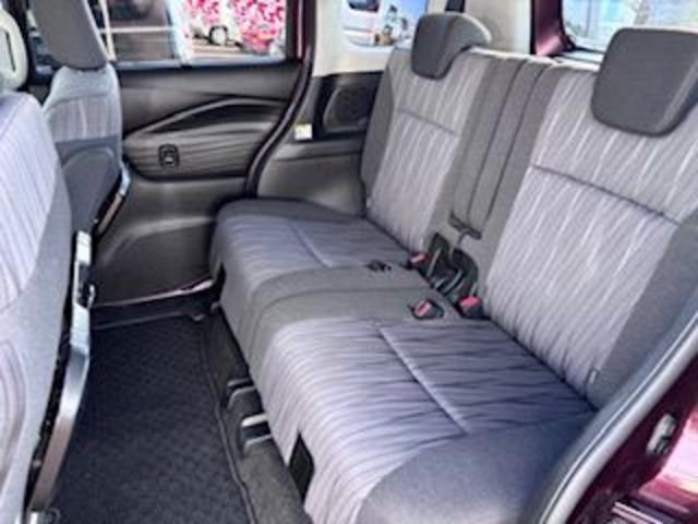 ソリオ ハイブリッドＭＸ　４ＷＤ　スズキセーフティサポート　８インチナビフルセグＴＶ　バックカメラ　ＥＴＣ　フロントシートヒーター　キーフリー＆プッシュスタート　左側パワースライドドア（11枚目）