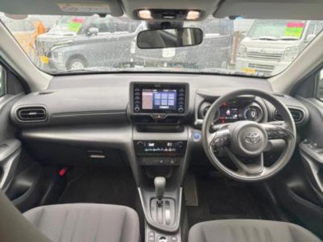 ヤリスクロス ハイブリッドＸ　４ＷＤ　メモリーナビ　バックカメラ　ディスプレイオーディオ　トヨタセーフティセンス　オートエアコン　ＥＴＣ　ＬＥＤヘッドライト＆ディライト　ハイブリッド車（14枚目）