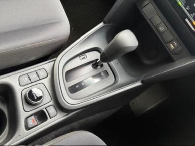 ヤリスクロス ハイブリッドＸ　４ＷＤ　メモリーナビ　バックカメラ　ディスプレイオーディオ　トヨタセーフティセンス　オートエアコン　ＥＴＣ　ＬＥＤヘッドライト＆ディライト　ハイブリッド車（17枚目）