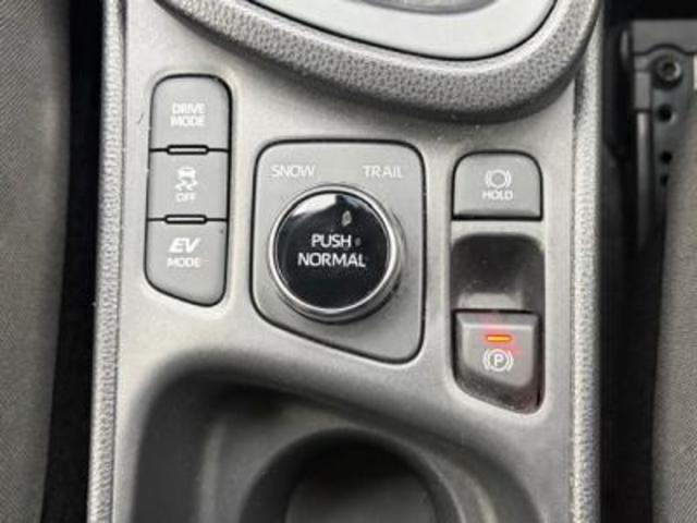 ヤリスクロス ハイブリッドＸ　４ＷＤ　メモリーナビ　バックカメラ　ディスプレイオーディオ　トヨタセーフティセンス　オートエアコン　ＥＴＣ　ＬＥＤヘッドライト＆ディライト　ハイブリッド車（19枚目）