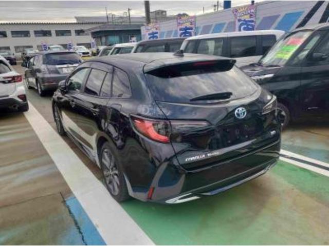 カローラツーリング ハイブリッド　ダブルバイビー　トヨタセーフティセンス　８インチナビフルセグＴＶ　バックカメラ　ＬＥＤヘッドライト　黒ハーフレザーシート　キーフリー＆プッシュスタート　ＥＴＣ　ドライブレコーダー　ハイブリッド車（9枚目）