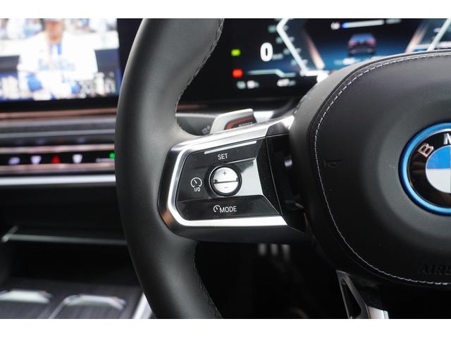 i7 xDrive 60 Mスポーツ 4WD ACC Pガラスサンルーフ ヘッドアップD Bowers & Wilkinsスピーカー ソフトクローズドア(8枚目)