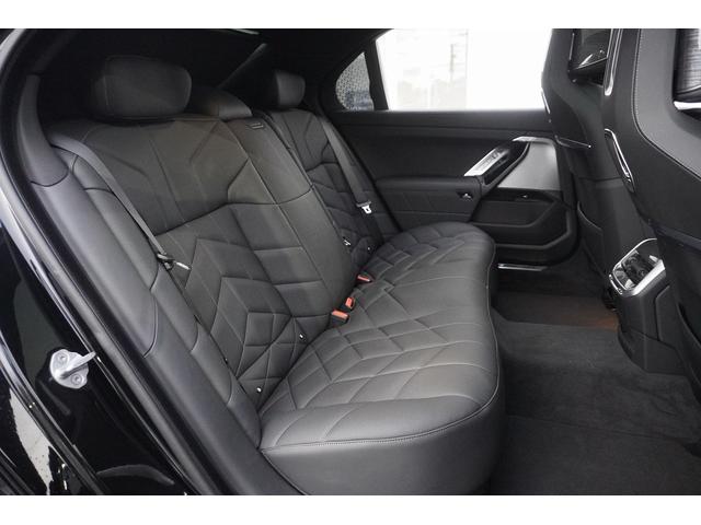 i7 xDrive 60 Mスポーツ 4WD ACC Pガラスサンルーフ ヘッドアップD Bowers & Wilkinsスピーカー ソフトクローズドア(21枚目)