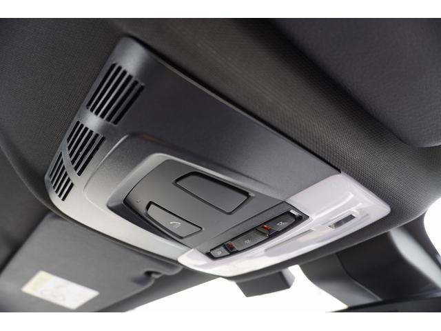 Ｘ１ ｘＤｒｉｖｅ　１８ｄ　Ｍスポーツ　４ＷＤ　ＡＣＣ　ヘッドアップＤ　電動Ｒゲート　シートシーター（11枚目）