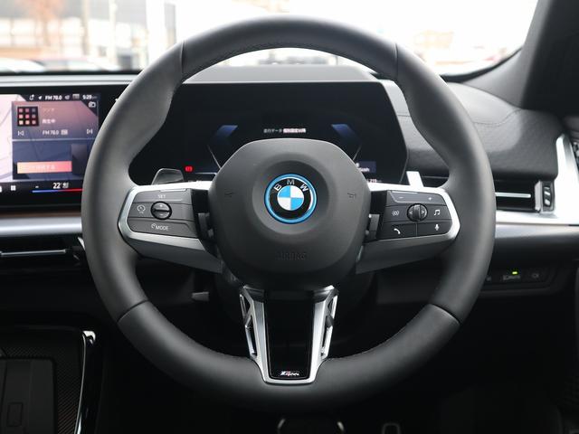 iX2 xDrive 30 Mスポーツ 4WD 黒革 パノラマガラスサンルーフ ACC トップビュー ヘッドアップD Harman Kardonスピーカー シート・ステアリングヒーター(8枚目)