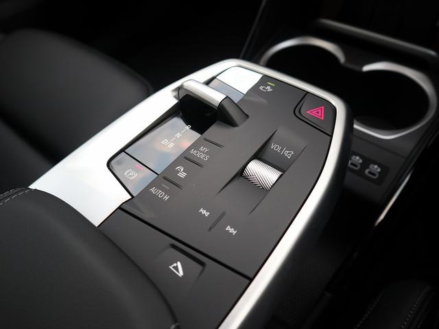 iX2 xDrive 30 Mスポーツ 4WD 黒革 パノラマガラスサンルーフ ACC トップビュー ヘッドアップD Harman Kardonスピーカー シート・ステアリングヒーター(16枚目)