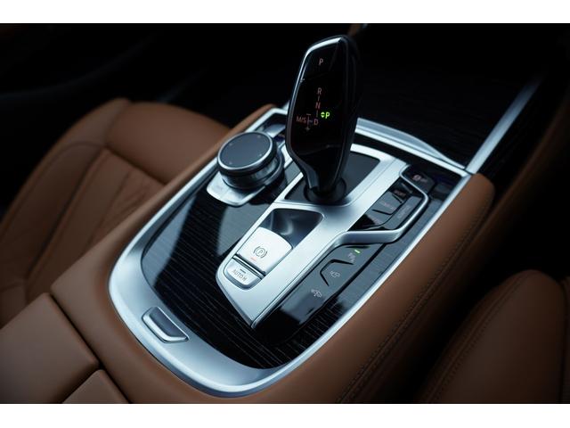 ７シリーズ ７４０ｉ　Ｍスポーツ　ＡＣＣ　サンルーフ　Ｈａｍａｎ　Ｋａｒｄｏｎスピーカー　茶革　ヘッドアップＤ　ベンチレーション（16枚目）