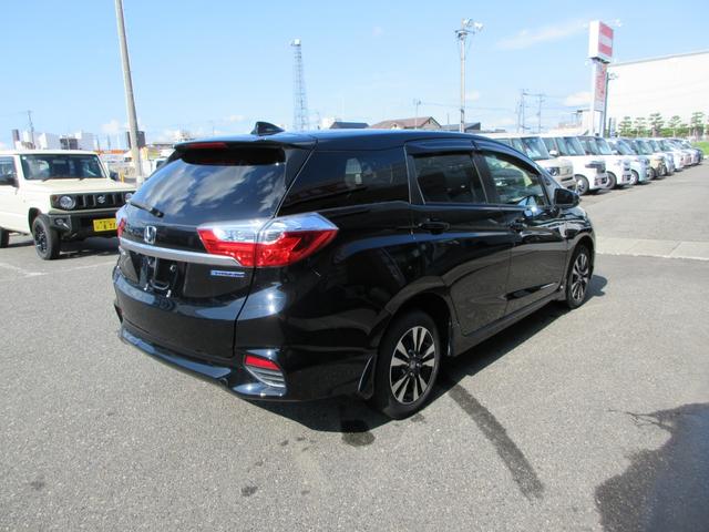 シャトル ハイブリッドＸ　４ＷＤ　純正インターナビ　フルセグＴＶ　バックカメラ　ホンダセンシング　キーフリープッシュスタート　クルーズコントロール　ＬＥＤヘッドライト　ビルトインＥＴＣ　純正１５インチアルミホイール（8枚目）