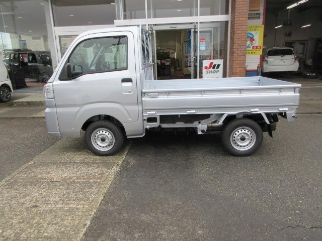 ハイゼットトラック スタンダード　農用スペシャル　ストロング防錆　届出済み未使用車　切替式４ＷＤ　５速マニュアル　切替式トランスファー　デフロック　衝突軽減スマートアシスト　パーキングセンサー　ＬＥＤ作業灯　４枚リーフスプリング　ＡＭ／ＦＭラジオ（5枚目）