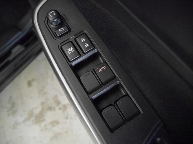 XGリミテッド 衝突被害軽減ブレーキ LEDヘッドライト 運転席シートヒーター アダプティブクルーズコントロール レザーハンドル スマートキー(29枚目)