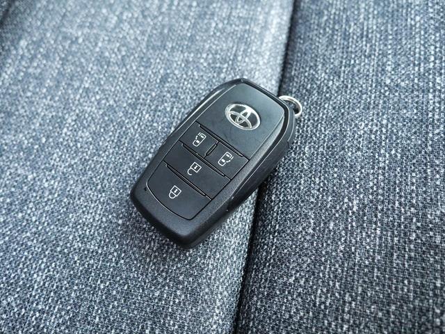シエンタ ハイブリッドＺ　Ｂｌｕｅｔｏｏｔｈ接続　両側パワースライドドア　メーカーオプション１０．５インチナビ／フルセグＴＶ　ＥＴＣ２．０　モデリスタアルミホイール　バックモニター　ＡＣ１００Ｖコンセント　３列シート（64枚目）