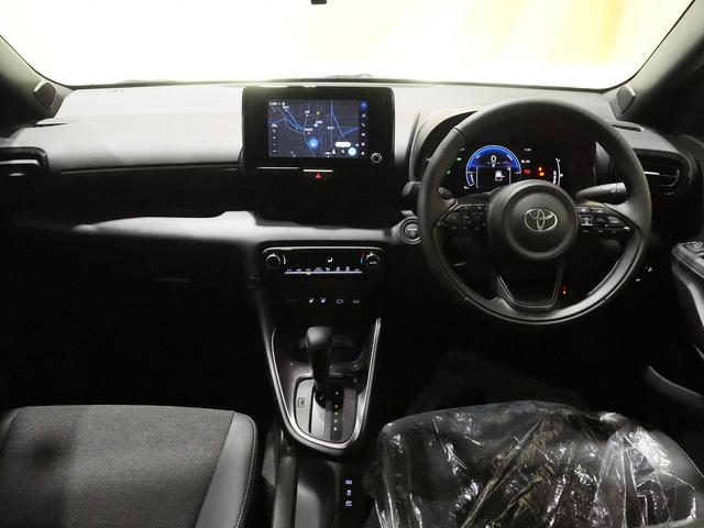 ヤリス ハイブリッドZ 登録済未使用車 8インチディスプレイオーディオPlus(車載ナビ)/フルセグTV Bluetooth接続 LEDヘッドライト バックモニター(5枚目)