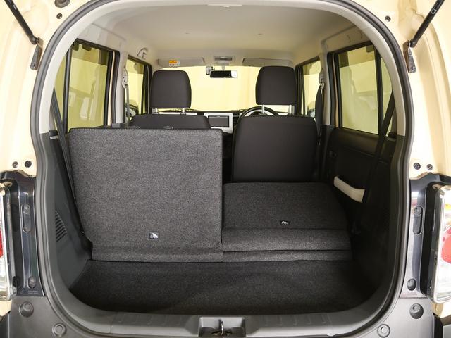 ■後部座席は片方だけ倒すことができます♪