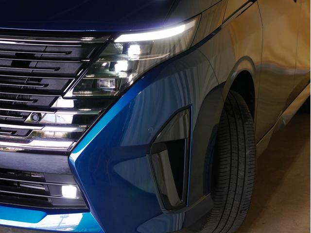 セレナ ｅ－４ＯＲＣＥ　ハイウェイスターＶ　純正１２．３インチナビ　ＥＴＣ２．０　プロパイロット　アランドビューモニター　ＬＥＤヘッドランプ　ステアリング＆シートヒーター　前後ドライブレコーダー　１００Ｖ電源（8枚目）