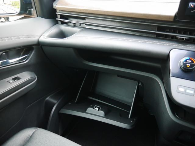 セレナ ｅ－４ＯＲＣＥ　ハイウェイスターＶ　純正１２．３インチナビ　ＥＴＣ２．０　プロパイロット　アランドビューモニター　ＬＥＤヘッドランプ　ステアリング＆シートヒーター　前後ドライブレコーダー　１００Ｖ電源（63枚目）