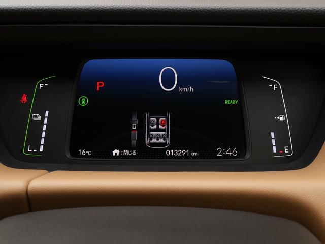 フィット ｅ：ＨＥＶリュクス　メーカーオプション９インチコネクトナビ／フルセグＴＶ　ＥＴＣ２．０　ホンダセンシング　本革シート　シートヒーター　マルチビューモニター　ＬＥＤヘッドライト　ワイヤレス充電（4枚目）