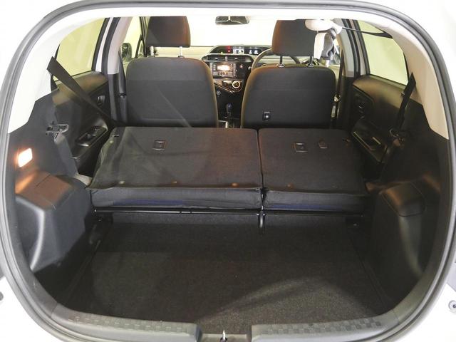 アクア Ｓ　ＣＤデッキ　パワーウインドウ／電動ドアミラー　横滑り防止　ウインカーミラー　ステアリングスイッチ　ホイールキャップ　ハロゲンヘッドライト（16枚目）