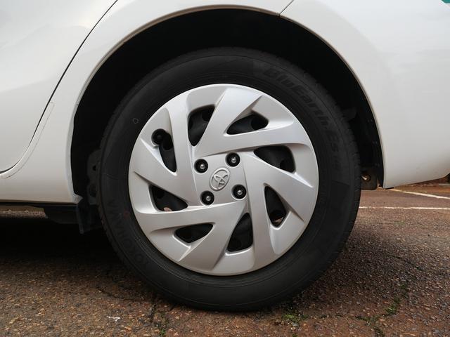 アクア Ｓ　ＣＤデッキ　パワーウインドウ／電動ドアミラー　横滑り防止　ウインカーミラー　ステアリングスイッチ　ホイールキャップ　ハロゲンヘッドライト（30枚目）