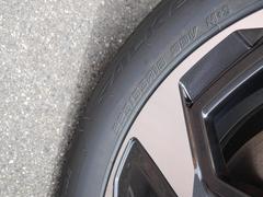 ■毎日全国各地の会場から厳選！！プロの査定員の検査を受けたお車を仕入れ１台１台を入念にチェック。入庫後は社員による装備確認と走行テスト、更に第三者機関へ依頼し厳しいＡＩＳ検査を実施します。 5