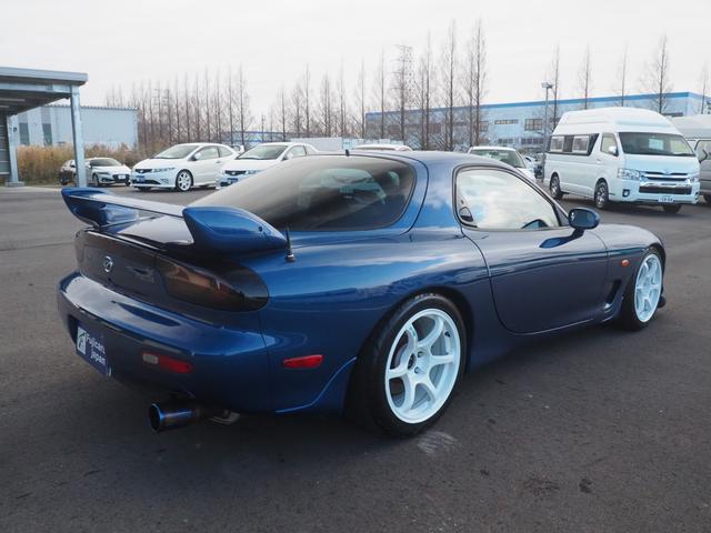 ＲＸ－７ タイプＲバサースト　ＡＤＶＡＮ　ＲＧＩＩ　ＨＫＳ車高調　Ｒｍａｇｉｃマフラー　ＡＰＥＸｉフルコン　ＦＣコマンダー　Ｄｅｆｉ追加メーター　ＨＫＳターボタイマー　メモリーナビ　ＥＴＣ　リアスポイラー　純正ナルディステア（3枚目）