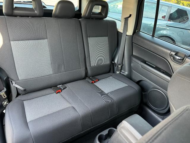 ジープ・パトリオット スポーツ　４ＷＤ　関東仕入　ナビ　フルセグ　バックカメラ　サイドカメラ　Ｂｌｕｅｔｏｏｔｈ　ＥＴＣ　スペアキー　エアコン　ＡＢＳ　　盗難防止システム　電動格納ミラー　ＣＤ　ＤＶＤ（26枚目）