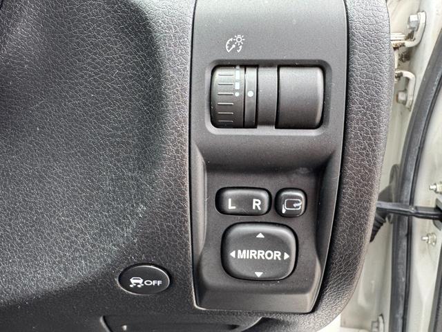 エクシーガ ２．０ｉ－Ｓ　４ＷＤ　ナビ　フルセグ　バックカメラ　Ｂｌｕｅｔｏｏｔｈ　パドルシフト　キーレス　ＵＳＢ　記録簿　取説　ＥＴＣ　ＤＶＤ再生（26枚目）
