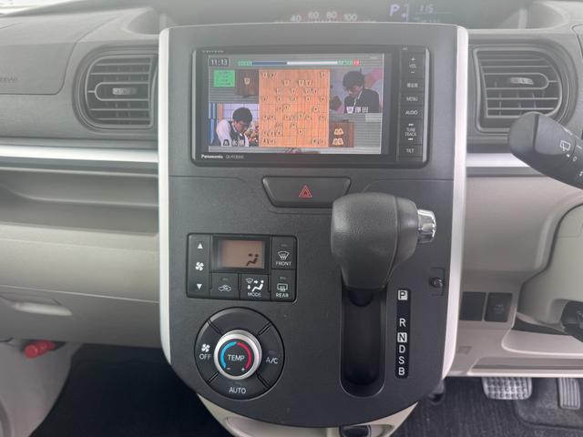 タント Xターボ SAII 4WD ターボ ナビ TV 片側パワースライドドア 記録簿 スマートキー レベライザー 衝突被害軽減ブレーキ キーレス電動ミラー フルセグ SDメモリーミュージック DVD 横スベリ防止(24枚目)