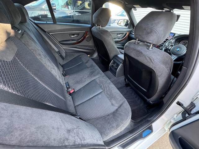 3シリーズ 320dブルーパフォーマンス Mスポーツ RAYS HOMURA19インチアルミ ディーゼル 中古スタッドレスアルミ付き プッシュスタート Bluetooth HDDナビ クルーズコントロール ミラー一体型ETC HIDヘッドライト(25枚目)