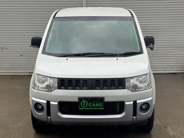 デリカＤ：５ Ｇ　プレミアム　両側オートスライドドア　パワーバックドア　地デジ　バック・フロント・サイドカメラ　フリップダウンモニター　ロックフォードサウンド　ＨＤＤナビ　電動シート　シートヒーター　ＨＩＤヘッドライト（5枚目）