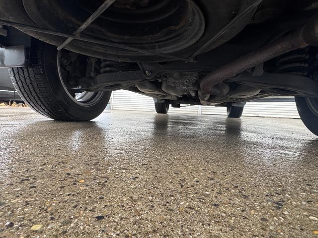 デリカＤ：５ Ｇ　プレミアム　両側オートスライドドア　パワーバックドア　地デジ　バック・フロント・サイドカメラ　フリップダウンモニター　ロックフォードサウンド　ＨＤＤナビ　電動シート　シートヒーター　ＨＩＤヘッドライト（12枚目）