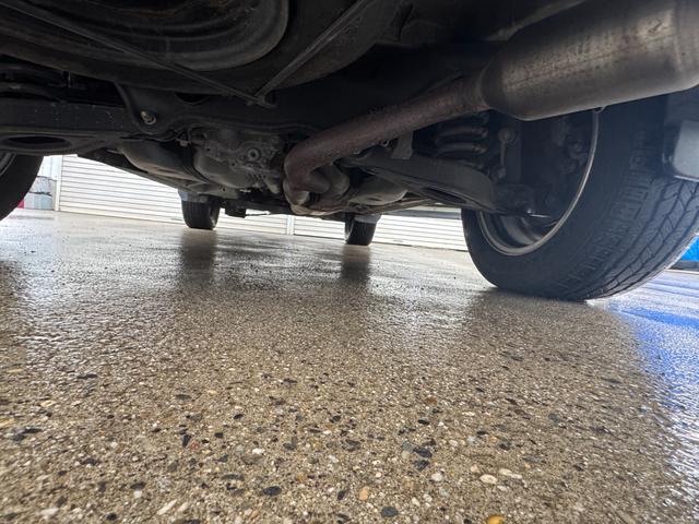 デリカＤ：５ Ｇ　プレミアム　両側オートスライドドア　パワーバックドア　地デジ　バック・フロント・サイドカメラ　フリップダウンモニター　ロックフォードサウンド　ＨＤＤナビ　電動シート　シートヒーター　ＨＩＤヘッドライト（13枚目）