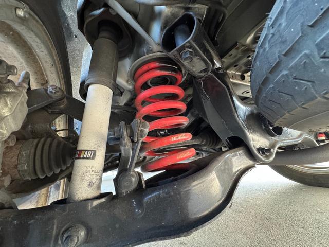 デリカＤ：５ エクシードＩＩ　関東仕入　４ＷＤ左側オートスライド　ＥＴＣ（ビルトイン）　クルコン　フルセグ　ＨＤＤナビ　ラリアートサスペンションキット（スポーツサスペンション）　スマートキー　バックカメラ　　サイド・フロントカメラ（16枚目）