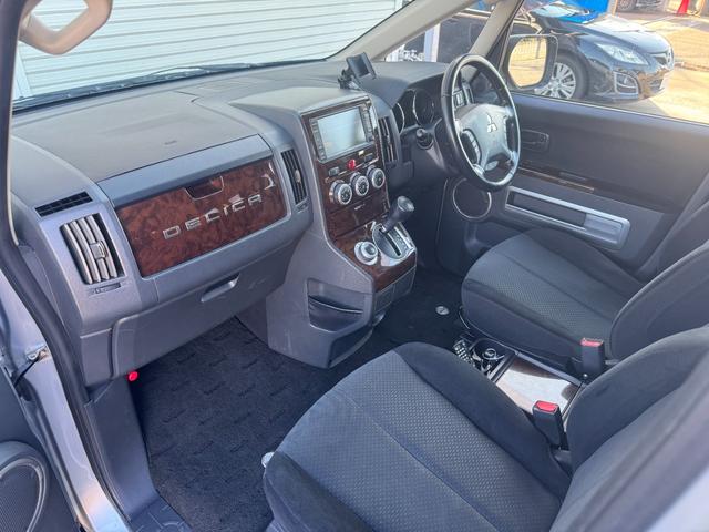 デリカＤ：５ エクシードＩＩ　関東仕入　４ＷＤ左側オートスライド　ＥＴＣ（ビルトイン）　クルコン　フルセグ　ＨＤＤナビ　ラリアートサスペンションキット（スポーツサスペンション）　スマートキー　バックカメラ　　サイド・フロントカメラ（29枚目）