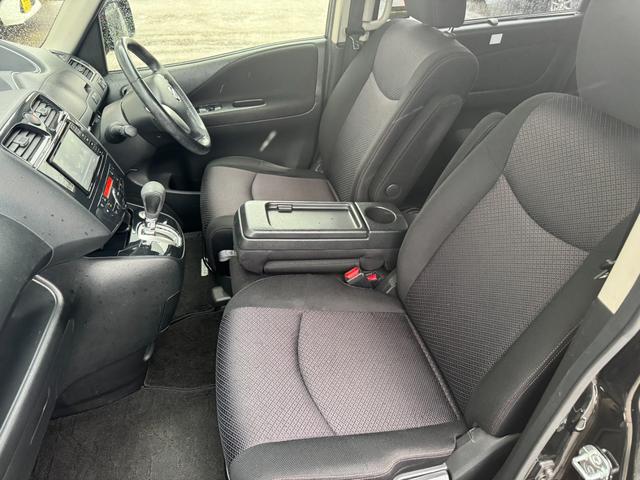セレナ ハイウェイスター　Ｖセレクション　４ＷＤ　クルーズコントロール　社外ナビ　フルセグＴＶ　プッシュスタート　純正エンジンスターター　両側パワースライドドア　ＥＴＣ　Ｂｌｕｅｔｏｏｔｈ（22枚目）