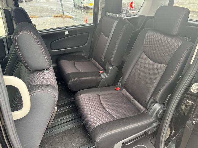 セレナ ハイウェイスター　Ｖセレクション　４ＷＤ　クルーズコントロール　社外ナビ　フルセグＴＶ　プッシュスタート　純正エンジンスターター　両側パワースライドドア　ＥＴＣ　Ｂｌｕｅｔｏｏｔｈ（23枚目）