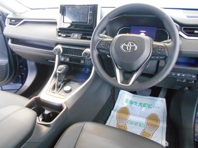 ハイブリッドG 4WD サンルーフ レザーシート 寒冷地仕様 パワーバックドア LEDヘッド フルセグ DVD再生 ブラインドモニター セーフティセンス ビルトインETC スマートキー2個 走行2千km台(12枚目)