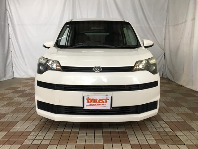 スペイド Ｆ　バックカメラ　ＢＴオーディオ　ＳＤ再生　ＡＵＸ端子　純正ナビ　スマートキー２個　プッシュスタート　パワースライドドア　電格ミラー　アームレスト　シートリフター（3枚目）