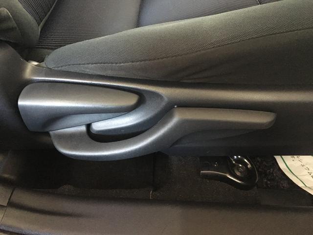 アクア Ｓ　セーフティセンス　ＢＴオーディオ　ワンセグ　ＤＶＤ再生　社外ナビ　スマートキー　プッシュスタート　ワイパーヒーター　オートライト　スペアタイヤ　電格ミラー　シートリフター　タイミングチェーン（54枚目）