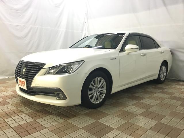 クラウンハイブリッド ロイヤルサルーン　バックカメラ　シートヒーター　純正ＨＤＤナビ　フルセグ　ＤＶＤ再生　ＢＴオーディオ　ＵＳＢポート　ＨＩＤヘッド　ＬＥＤフォグ　ビルトインＥＴＣ　スマートキー　ステアスイッチ　パワーシート　ソナー（4枚目）