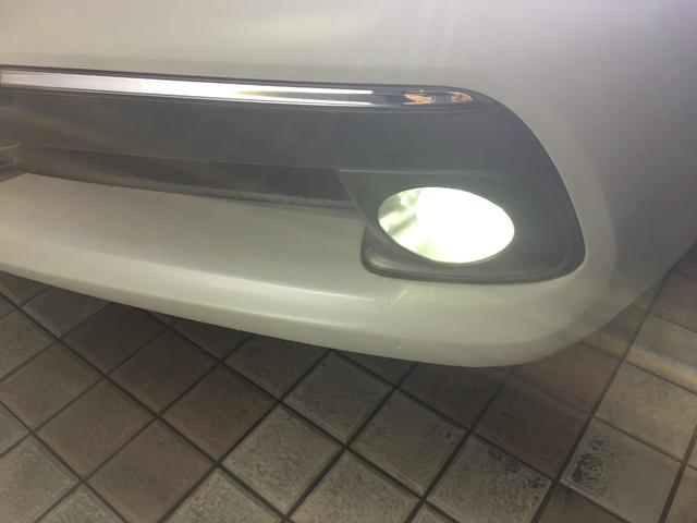 クラウンハイブリッド ロイヤルサルーン　バックカメラ　シートヒーター　純正ＨＤＤナビ　フルセグ　ＤＶＤ再生　ＢＴオーディオ　ＵＳＢポート　ＨＩＤヘッド　ＬＥＤフォグ　ビルトインＥＴＣ　スマートキー　ステアスイッチ　パワーシート　ソナー（30枚目）