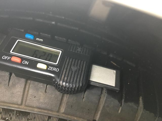 クラウンハイブリッド ロイヤルサルーン　バックカメラ　シートヒーター　純正ＨＤＤナビ　フルセグ　ＤＶＤ再生　ＢＴオーディオ　ＵＳＢポート　ＨＩＤヘッド　ＬＥＤフォグ　ビルトインＥＴＣ　スマートキー　ステアスイッチ　パワーシート　ソナー（42枚目）