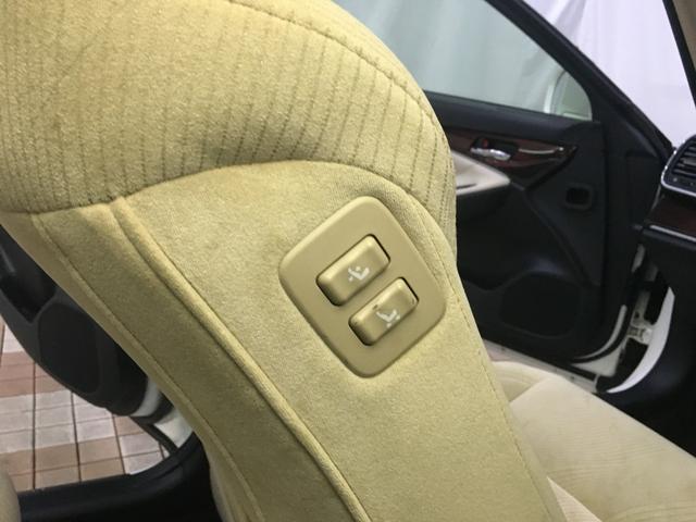 クラウンハイブリッド ロイヤルサルーン　バックカメラ　シートヒーター　純正ＨＤＤナビ　フルセグ　ＤＶＤ再生　ＢＴオーディオ　ＵＳＢポート　ＨＩＤヘッド　ＬＥＤフォグ　ビルトインＥＴＣ　スマートキー　ステアスイッチ　パワーシート　ソナー（59枚目）