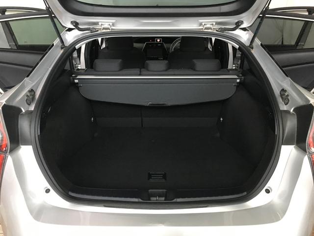 プリウス Ｓセーフティプラス　関東仕入れ　ワンオーナー　ＴＳＳ　バックカメラ　９インチナビ　フルセグ　ＤＶＤ再生　ＢＴオーディオ　ＨＵＤ　パーキングアシスト　ソナー　ビルトＥＴＣ２．０　純正ドラレコ　ＬＥＤヘッド　クルコン（11枚目）
